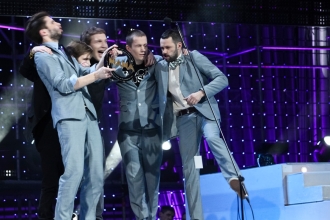"Freaks on Floor". 